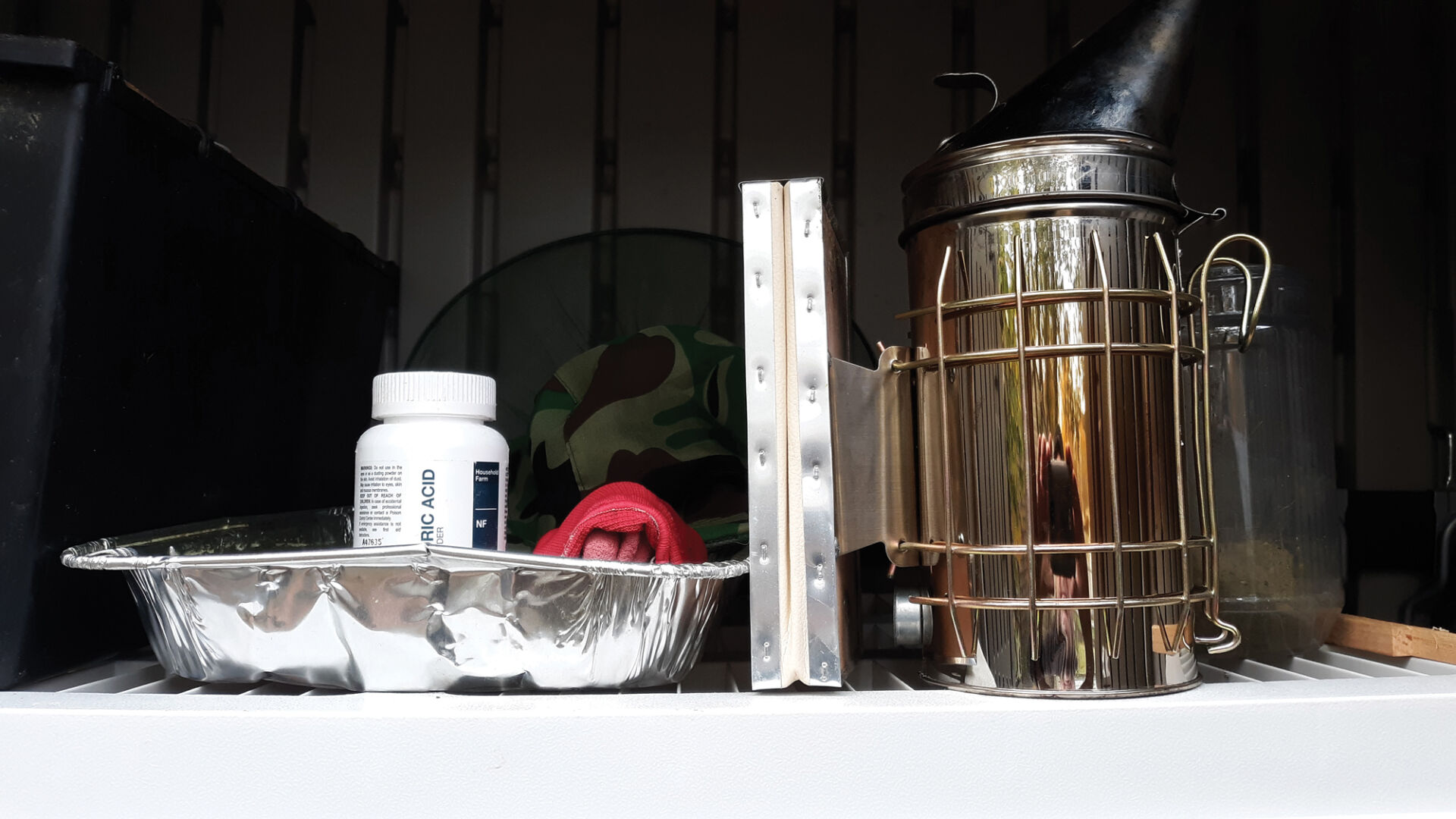 Tools -- Powder, gloves, Smoker.jpg